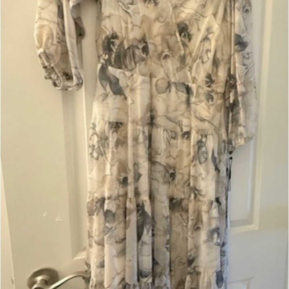 Calvin Klein Cream and Gray Floral Midi Dress